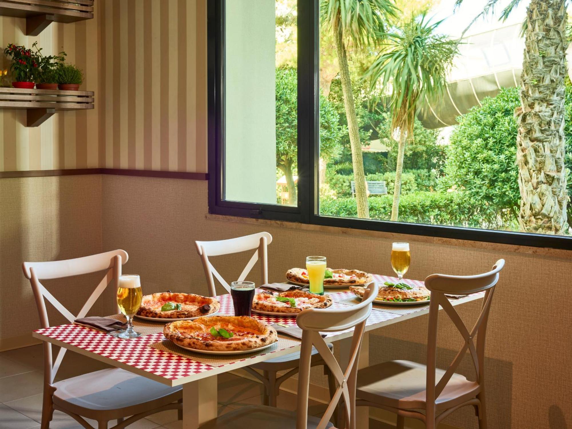 Serena Majestic Residence Montesilvano Marina 외부 사진