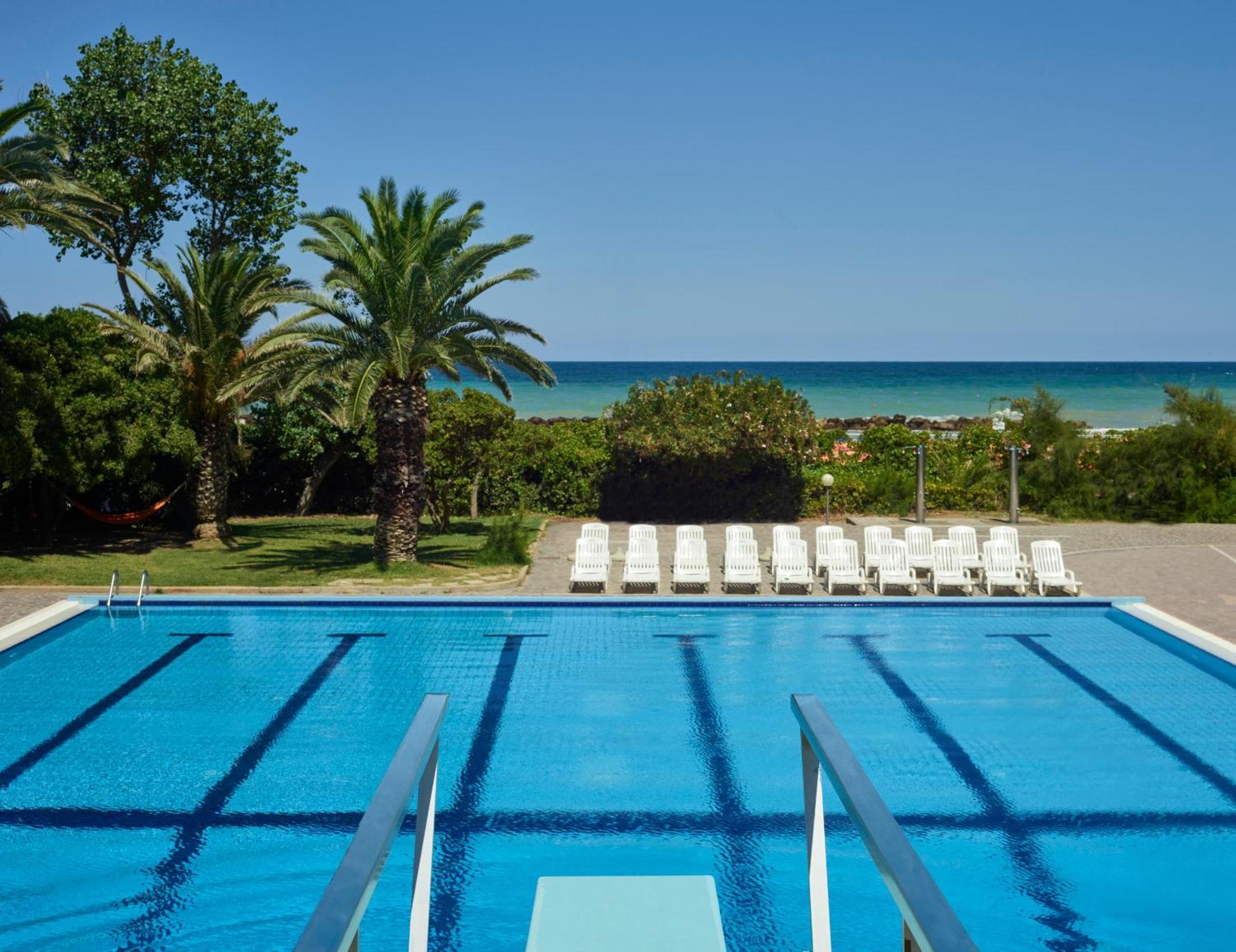 Serena Majestic Residence Montesilvano Marina 외부 사진